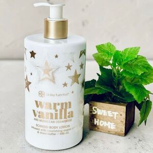 NWT Daisy Fuentes Warm Vanilla & Moroccan Cedarwood scented Body Lotion16.91 Oz